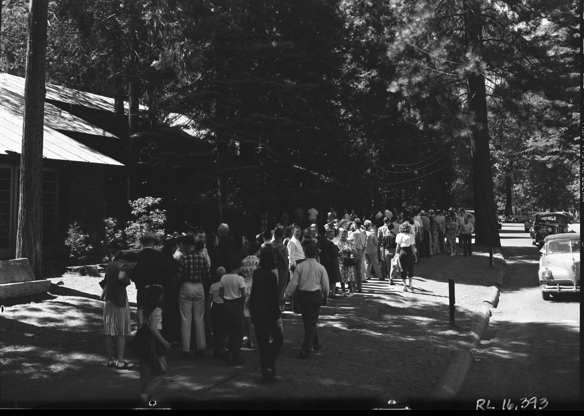 Visitors lined up outside Curry Cafeteria.