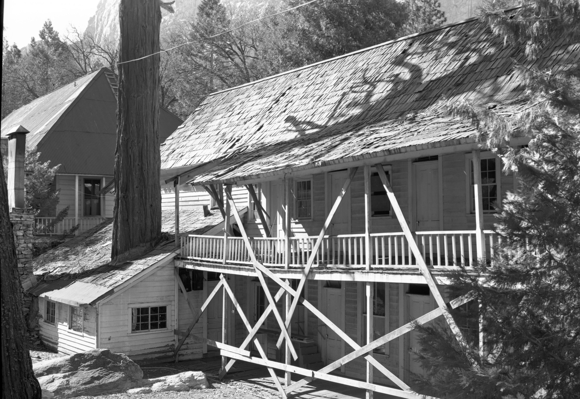 Condemned Hotel showing Big Tree Room. Photographer: Ralph H. Anderson (?), Date: 1941 (?)