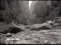 Boulders in Virgin River, Narrows Trail.