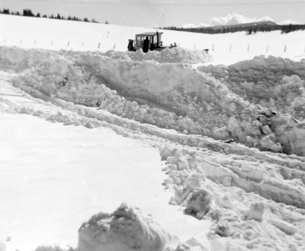 BW Photos of snow plowing at Cedar Breaks.