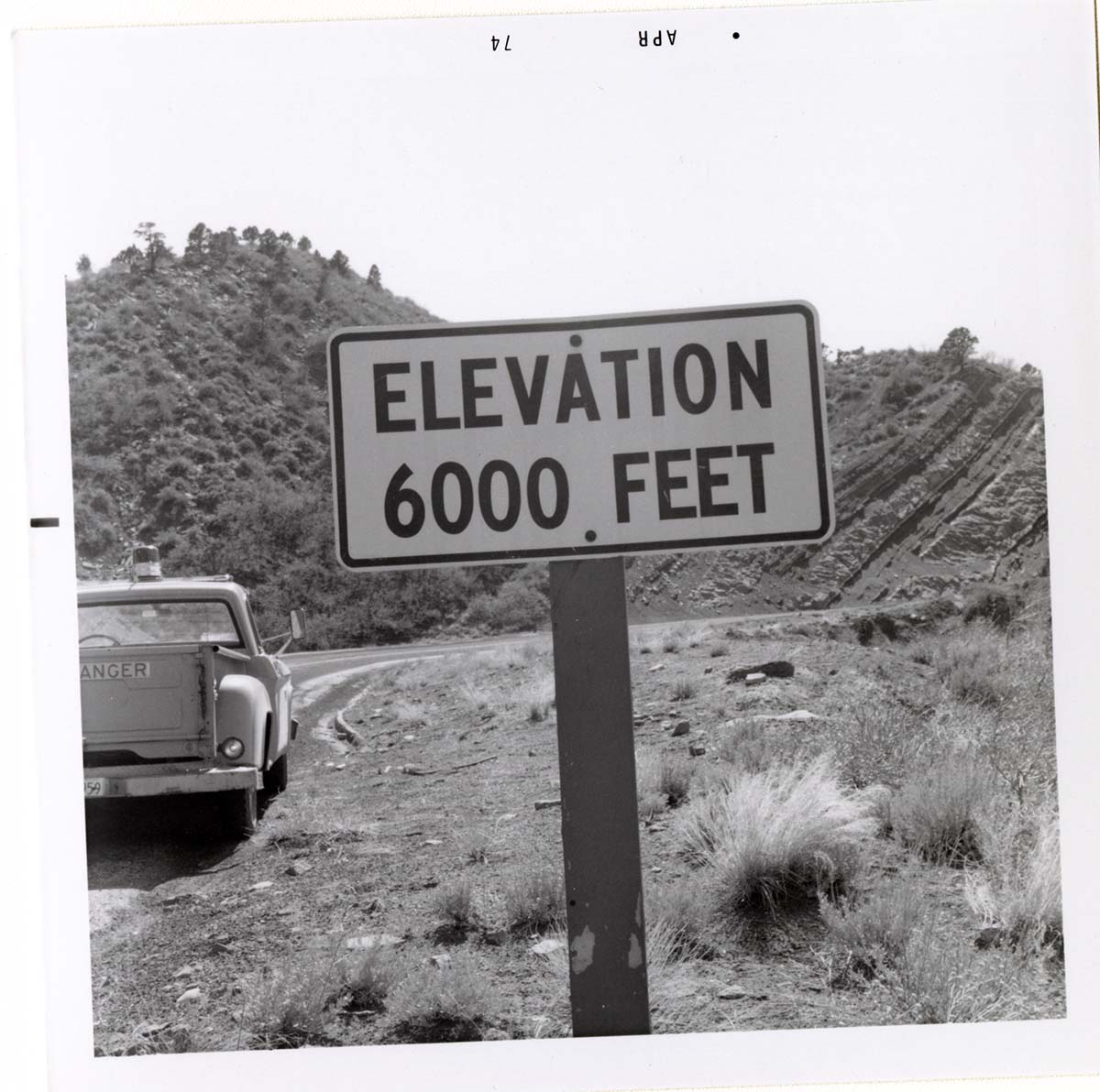 Sign reading 'Elevation 6000 Feet' in Kolob Canyon.