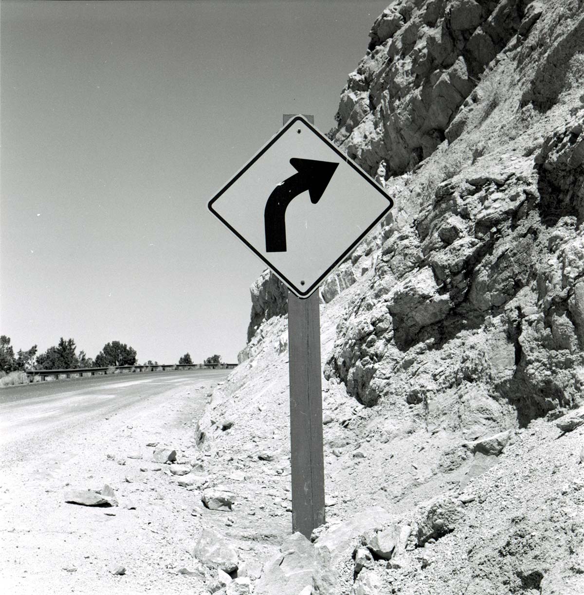 Approaching right curve sign in Kolob Canyon.