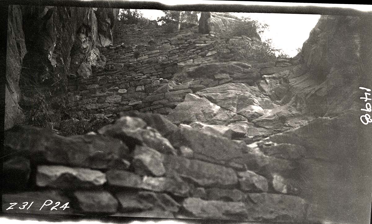 West Rim Trail, heavy wall work on short switchbacks.