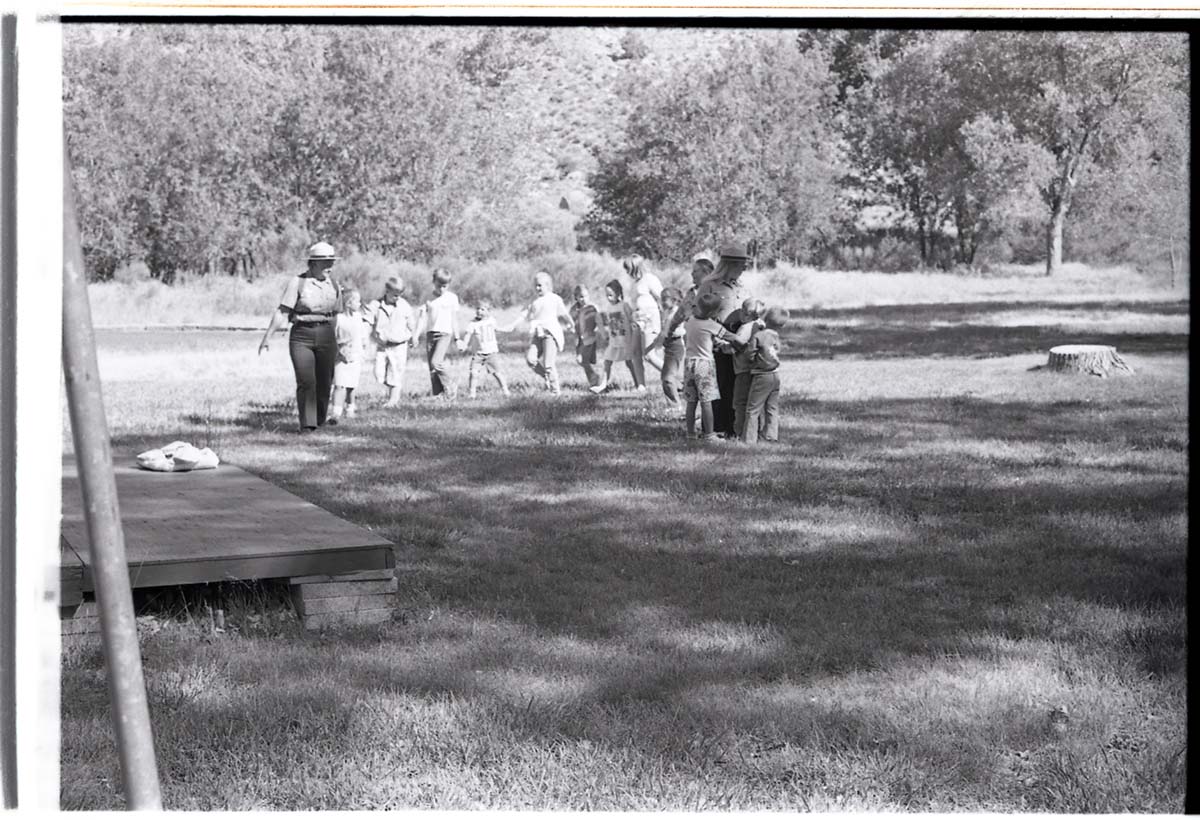 BW Photos of Junior Ranger Activities in Zion.