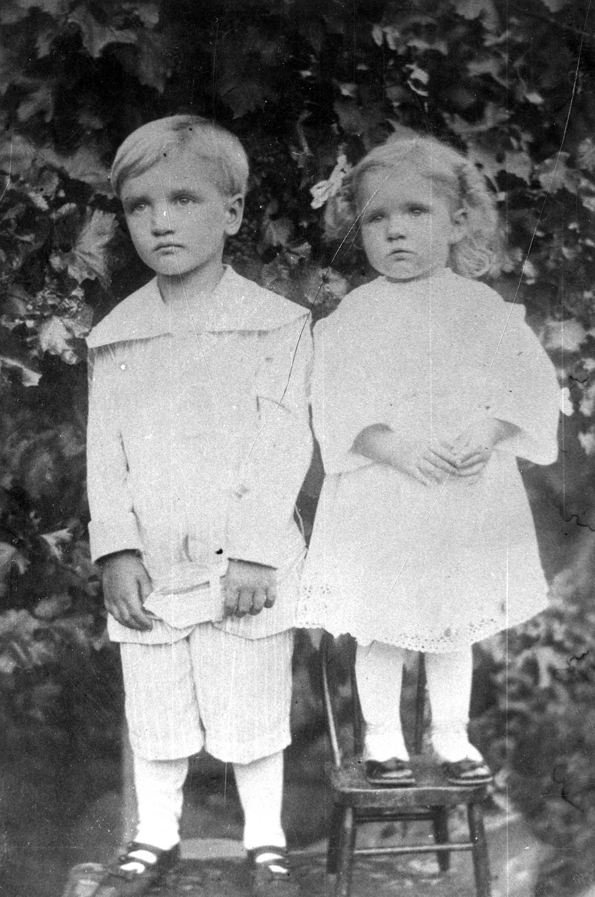Daniel Boyd Crawford and Vilate Crawford as children.