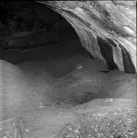42WS0069. Indian cave in Cave Valley for documenting pot hunter activities and vandalism.