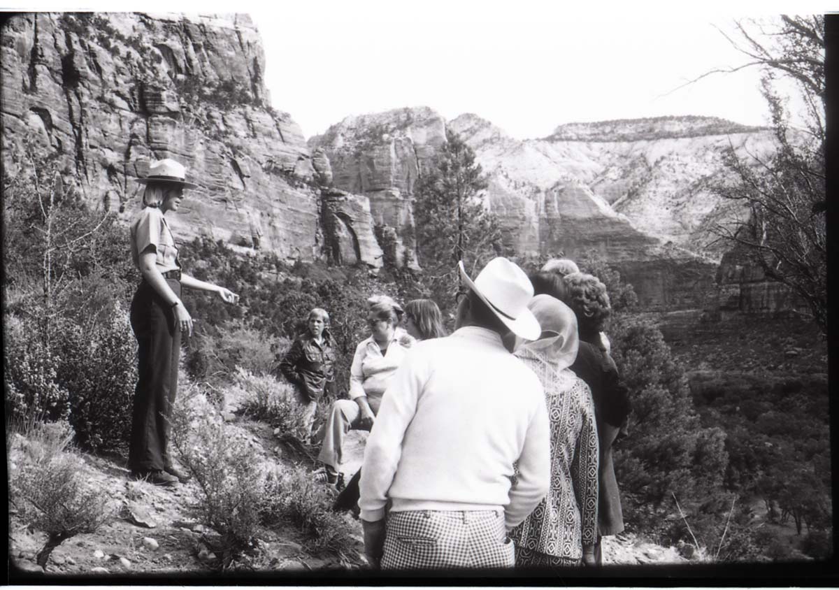 BW Photos of Junior Ranger Activities in Zion.