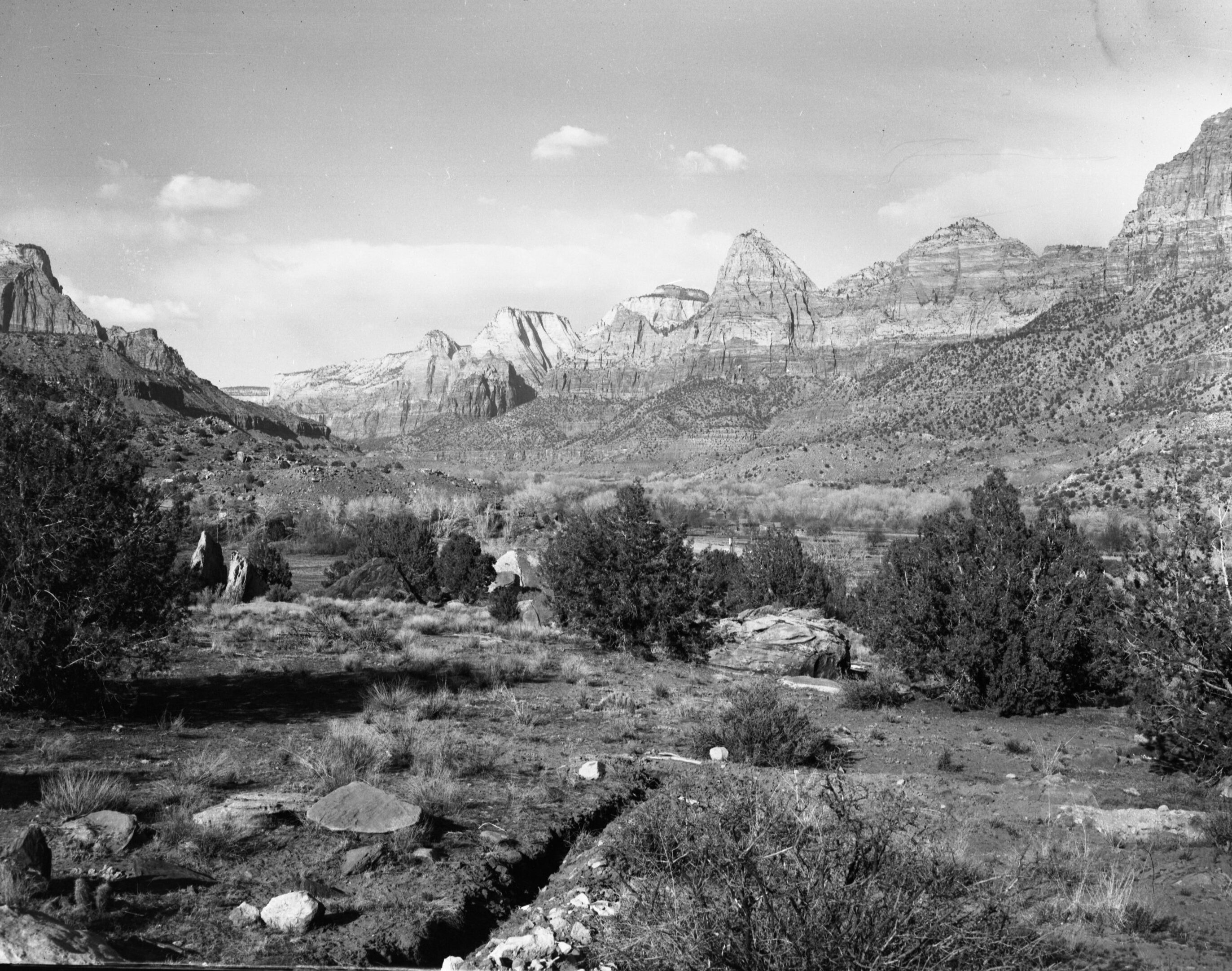 East Rim of Zion Canyon from Watchman to Deer Trap Mountain from south of Springdale.