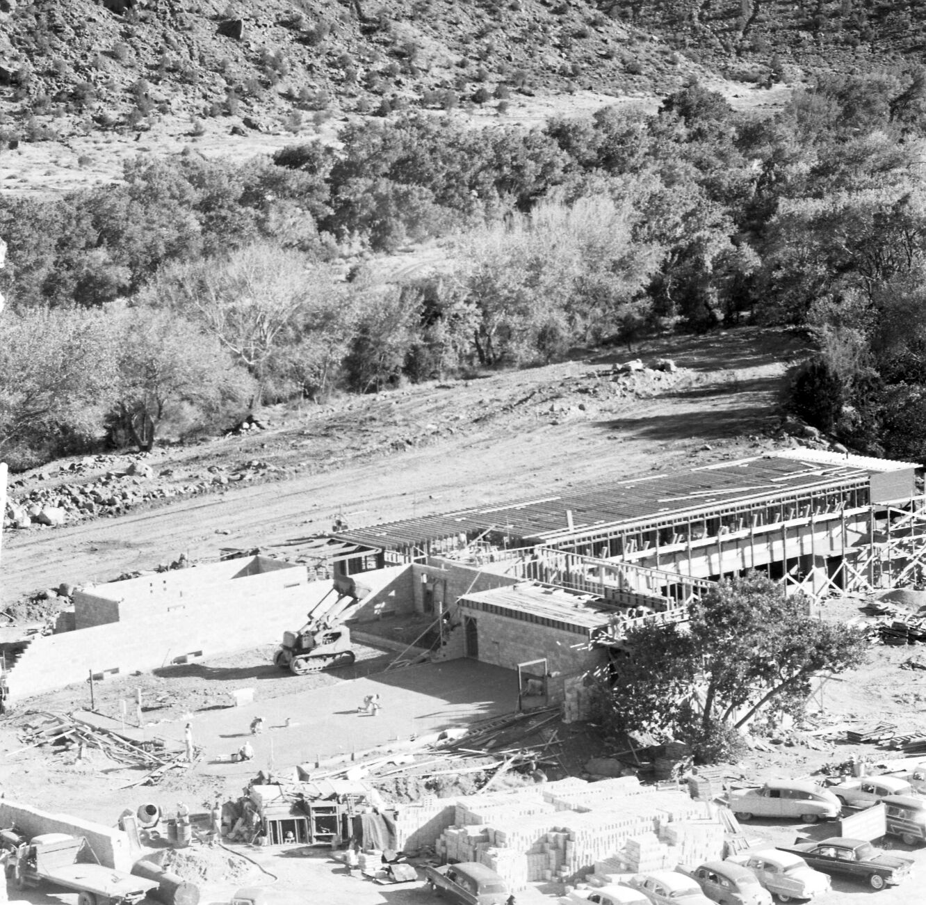 General overview of the construction of the new Mission 66 Visitor Center and Museum.