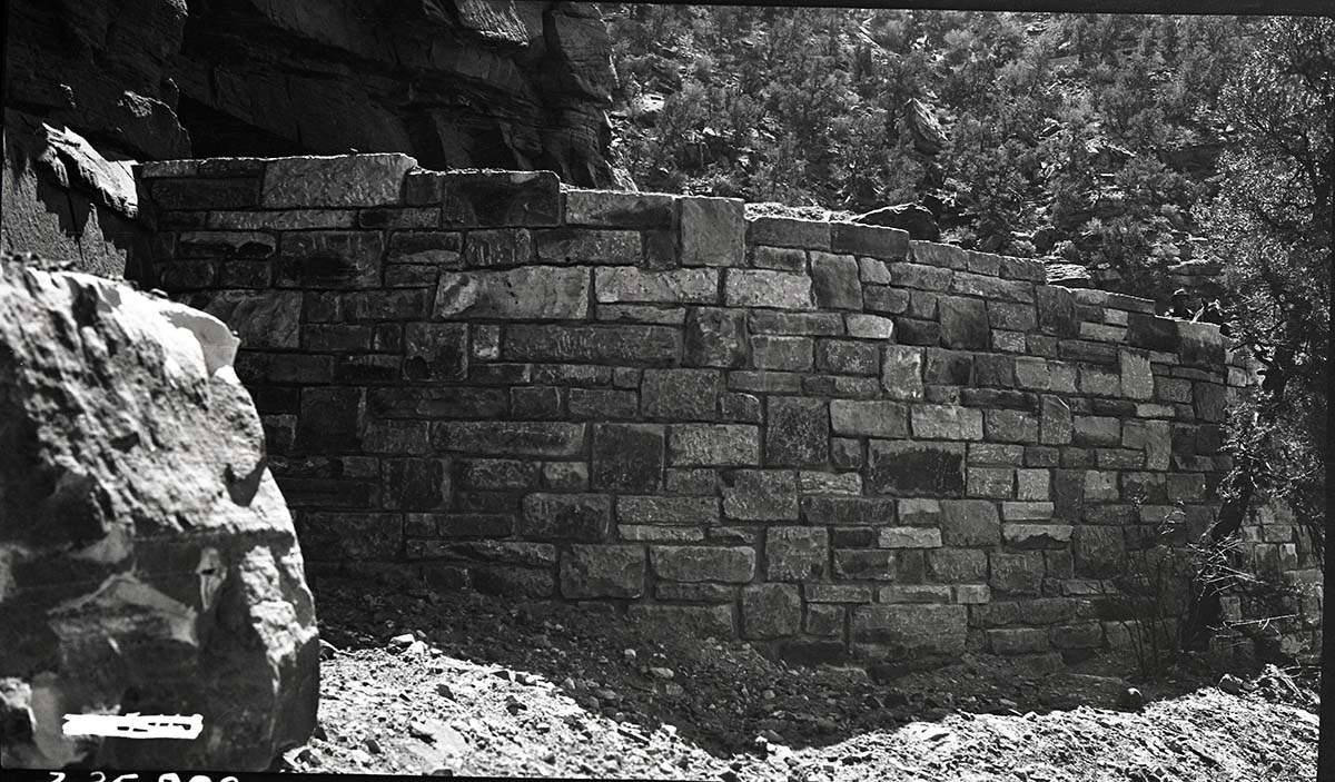 Parunuweap Trail construction stonework.