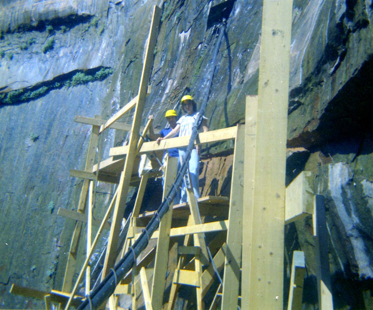 The Temple of Sinawava spring project - scaffolding construction and use.