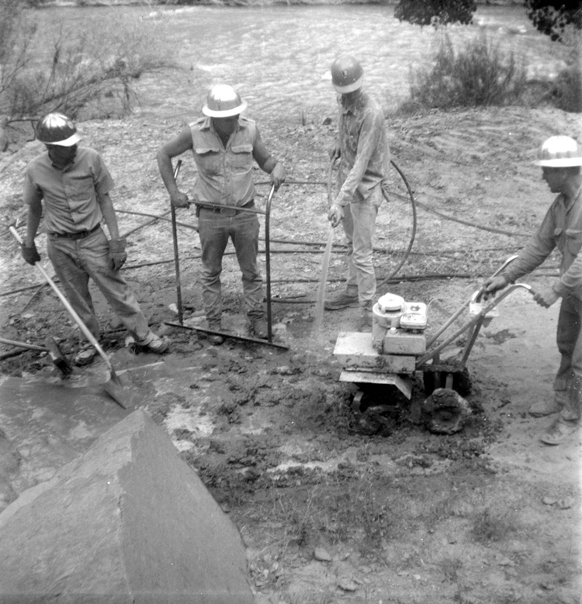 NPS personnel working during the Emerald Pool trail reconstruction.
