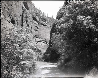 View along the Narrows from Gateway to the Narrows Trail.