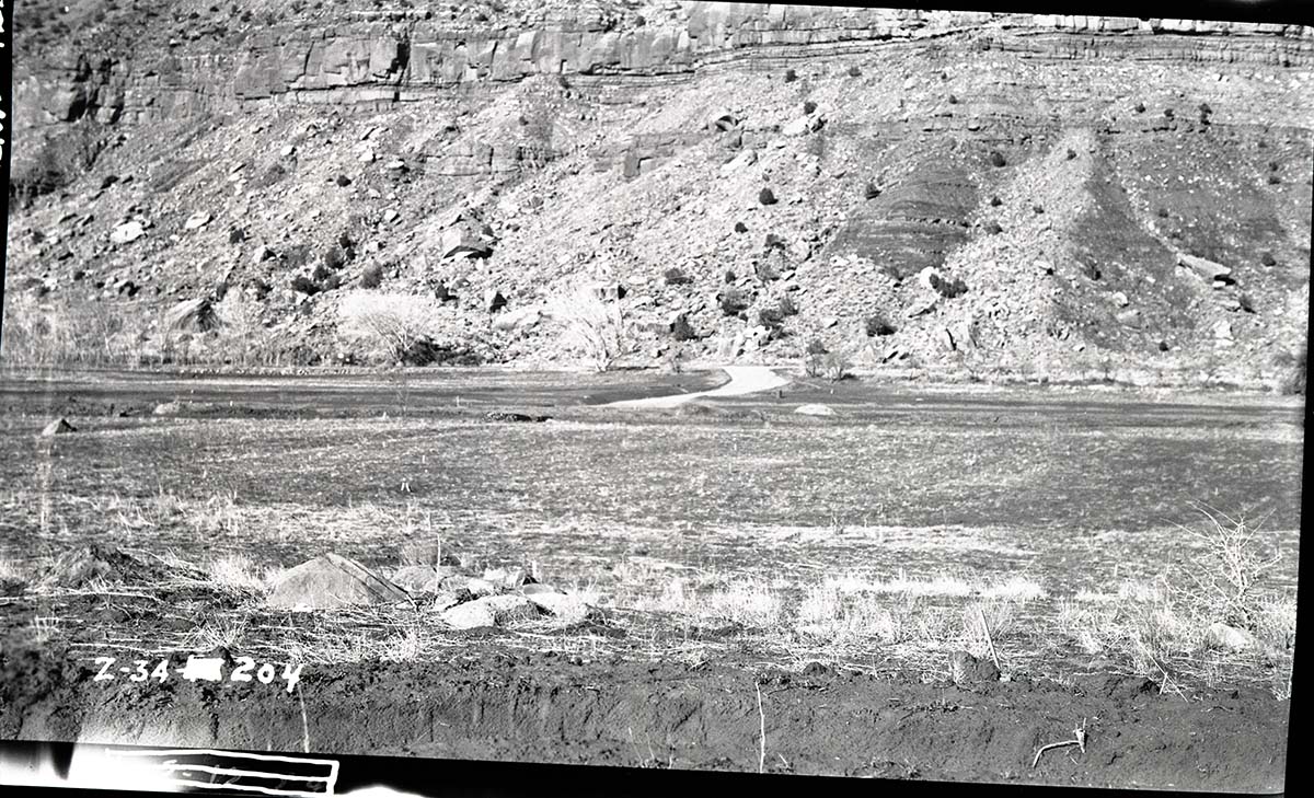 Road to Camp Center and South Entrance campground.