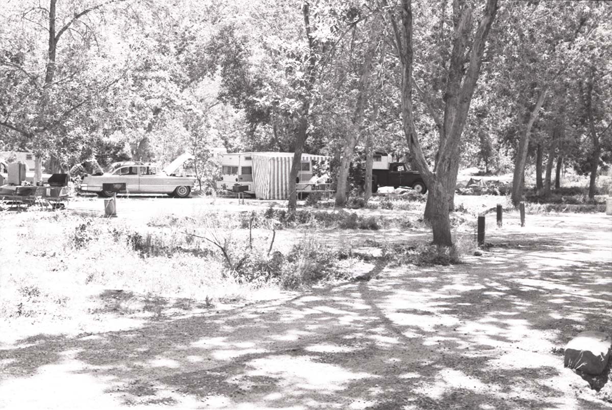 Guests with trailers utilizing campsites in South Campground.